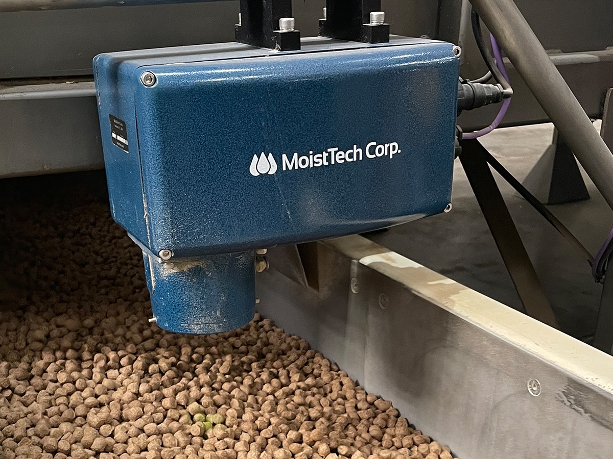 An image of the MoistTech sensors working with pet food