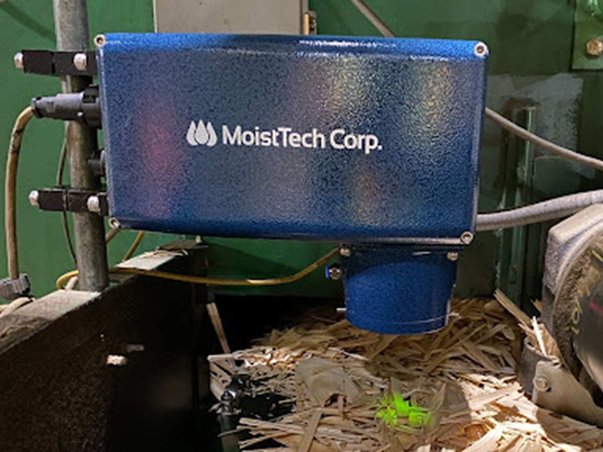 moisttech sensor scanning wood