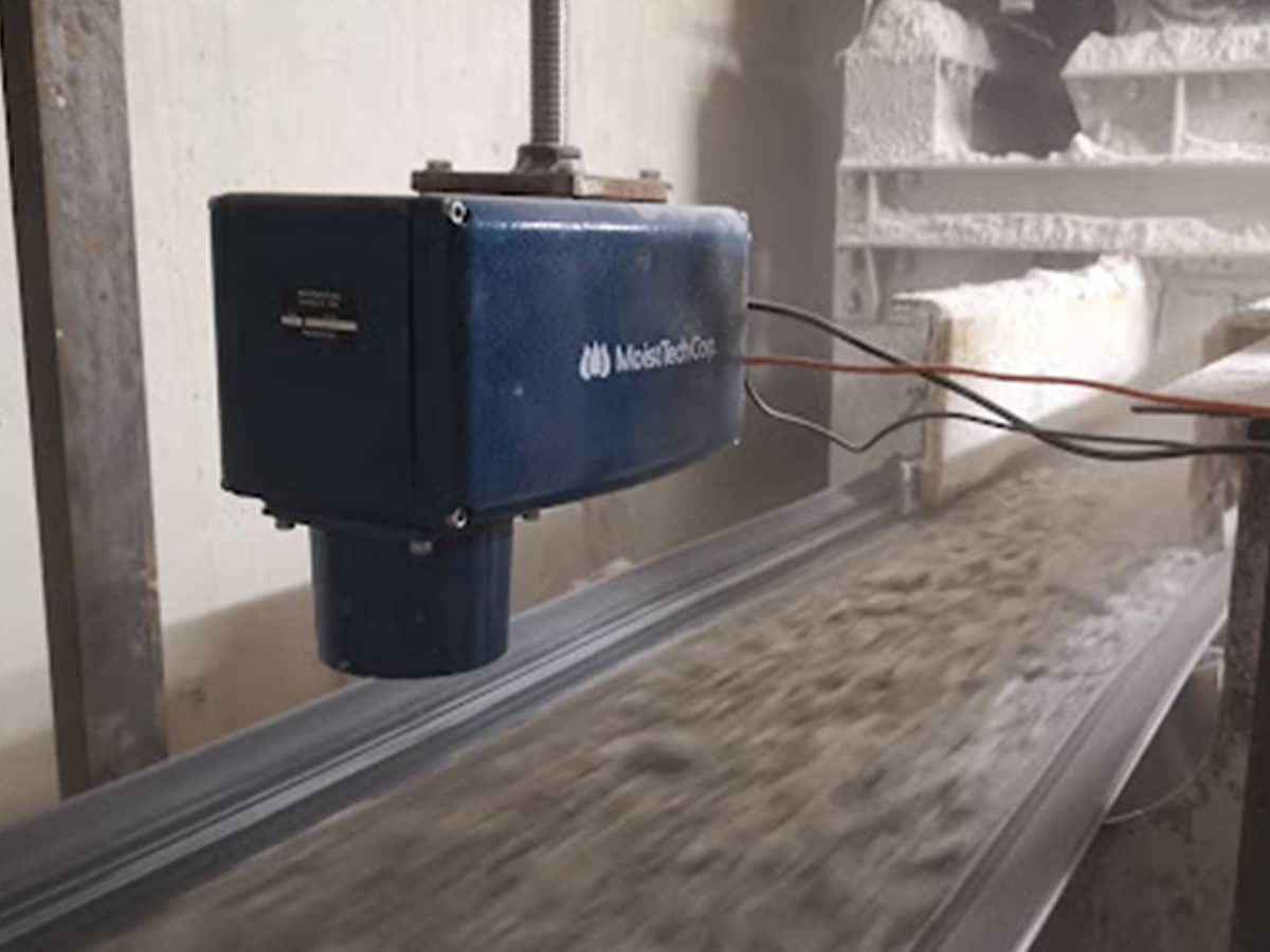 moisttech sensor scanning minerals