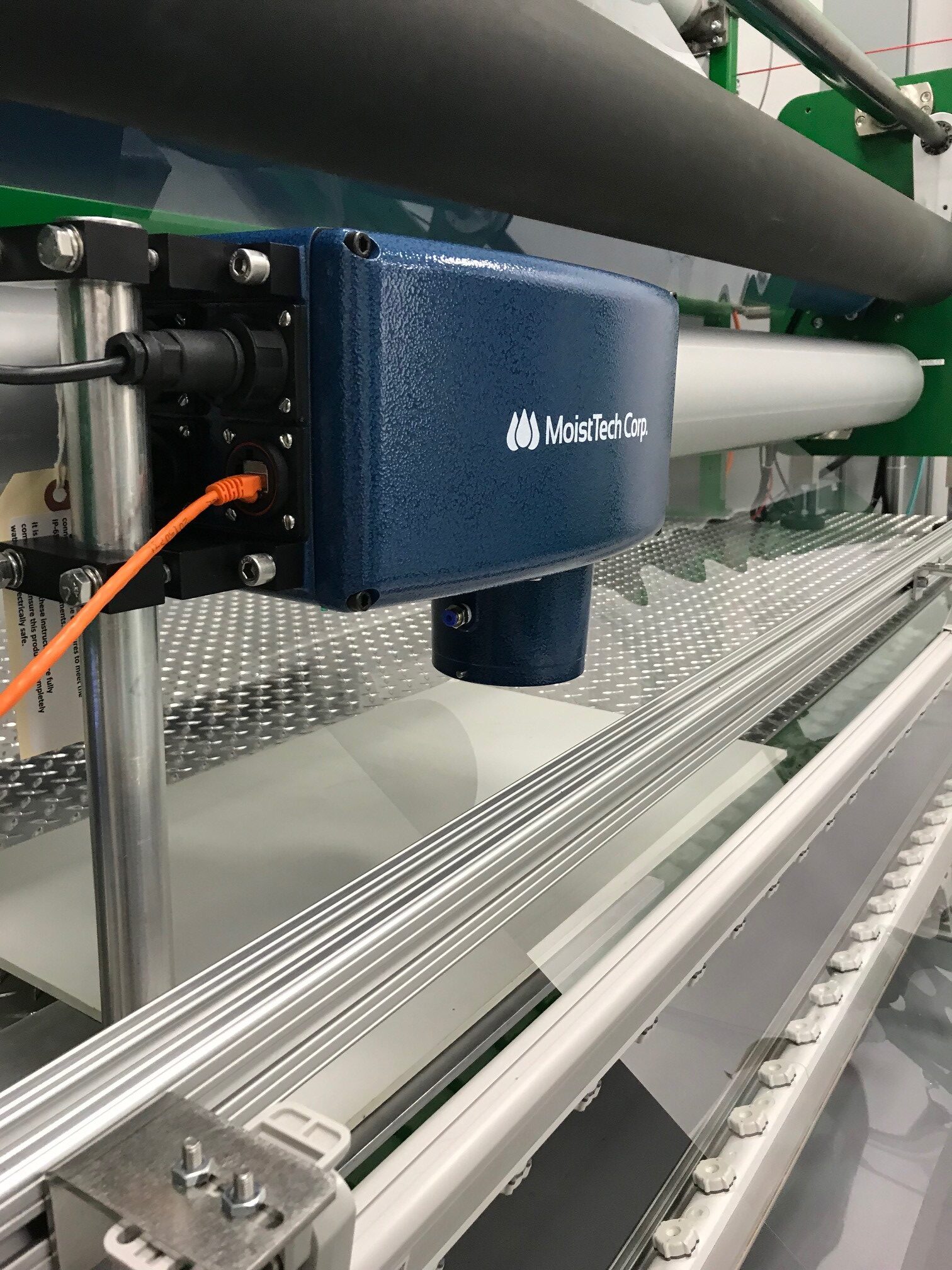 IR3000 measuring moisture in film